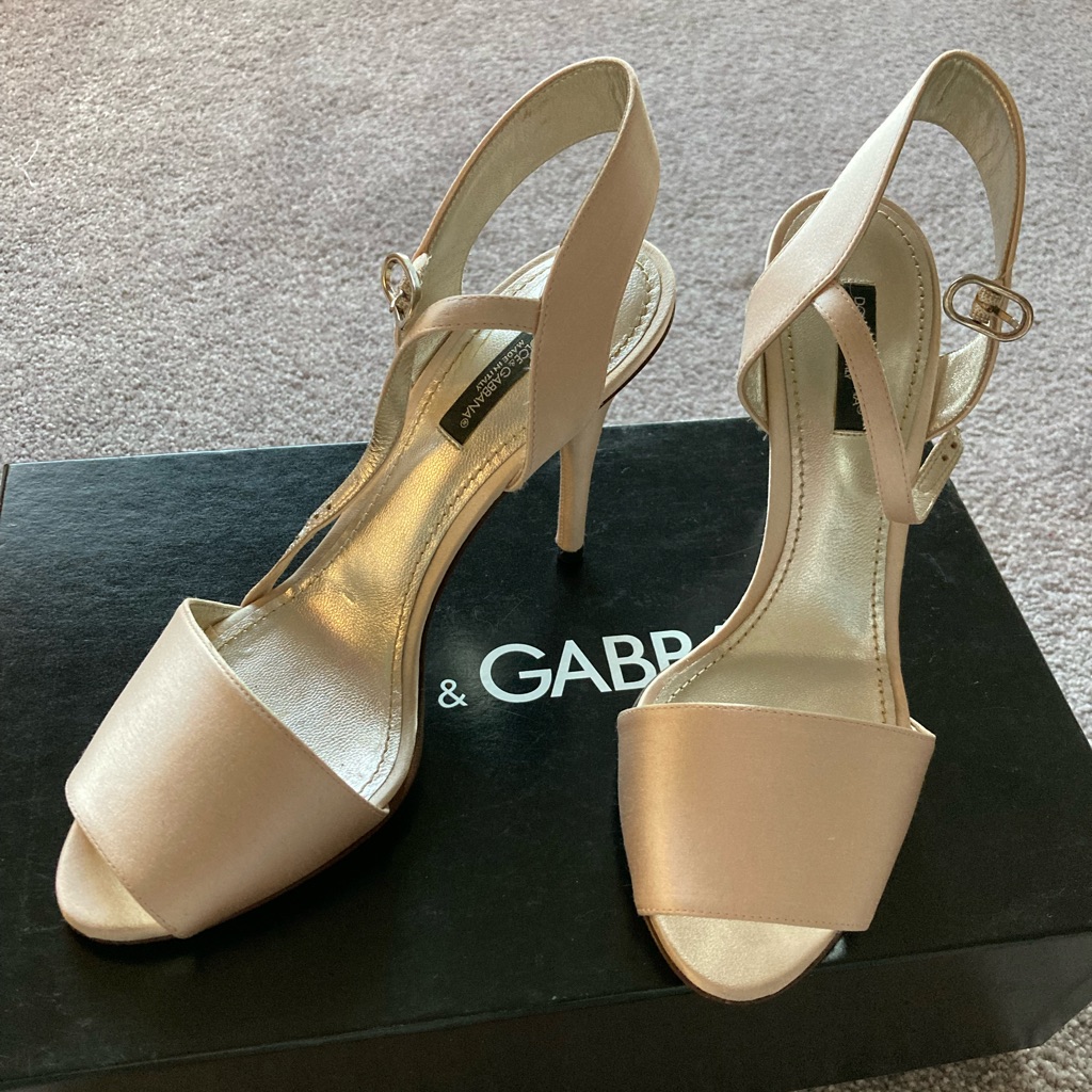 Dolce & Gabbana Sandal Size 37.5 In Light Beige